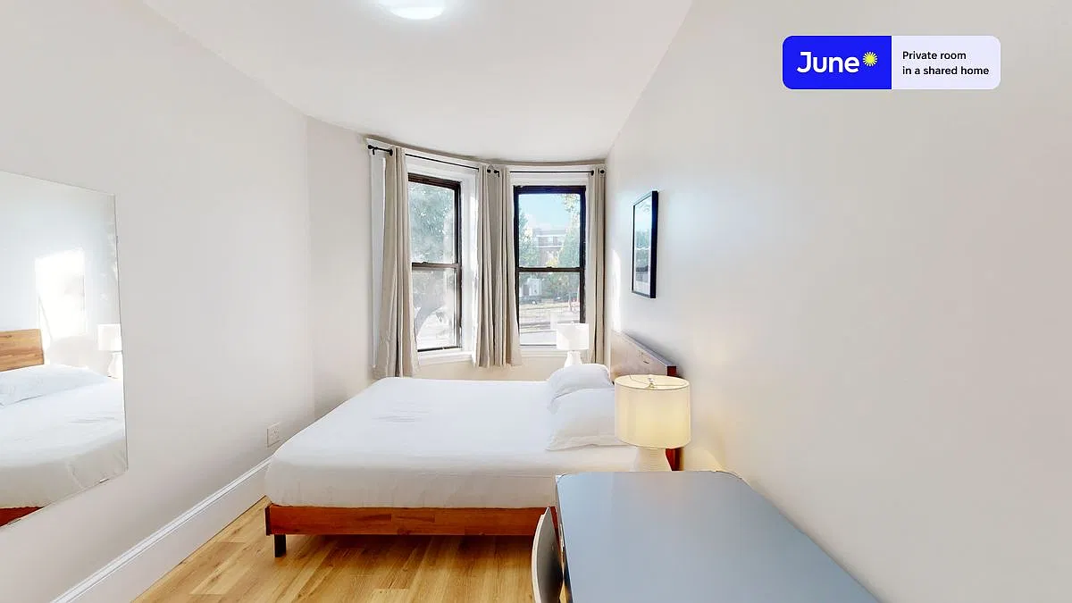 Full bedroom in 5 bed/2 bath home in Brighton #1403 D — Photo 1