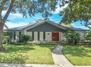 7718 Braesview Ln, Houston, TX 77071