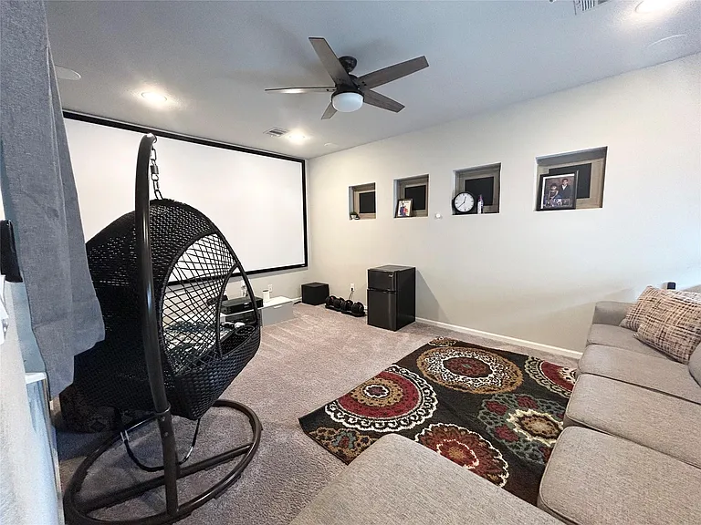 18531 Wolf Mountain Ln — Photo 15