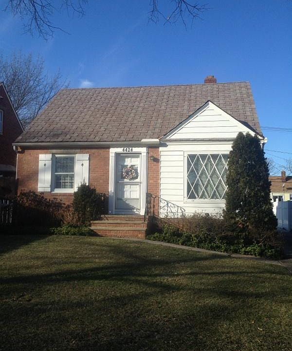 1st image of 4424 W 57th St