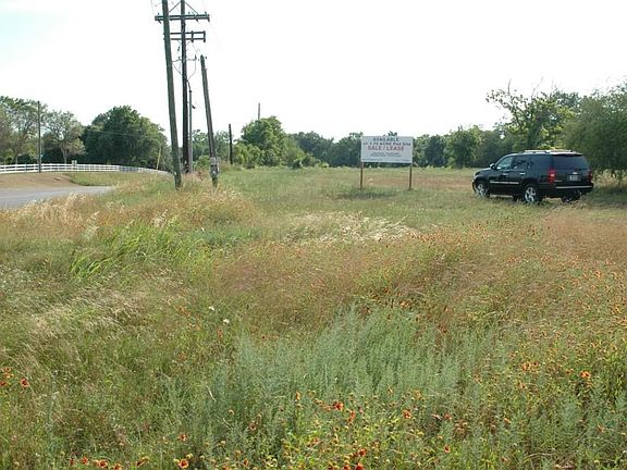 3rd image of 1809 State Highway 159