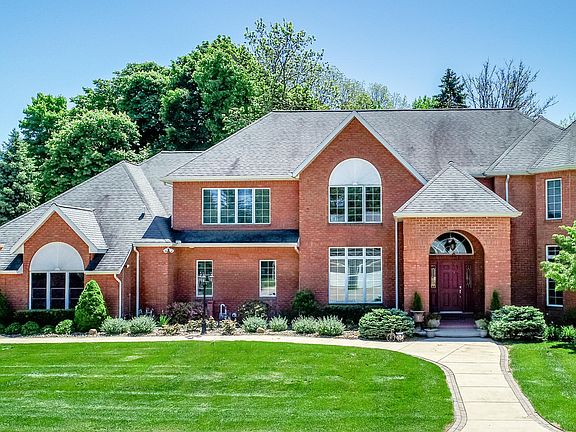3rd image of 2502 Lake Vista Dr
