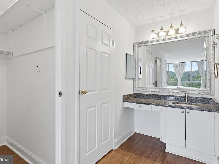 5300 Holmes Run Pkwy #607 — Photo 14