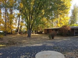 2413 Wolf Ln, Grants Pass, OR 97527