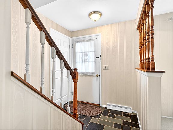 2nd image of 2521 Rose Dr
