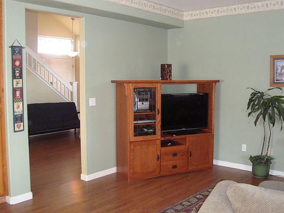4th image of 402 Samantha Pl