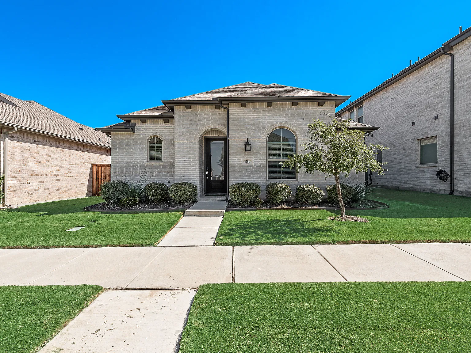 3 bed, 1696 sqft, $2,500 — Photo 4