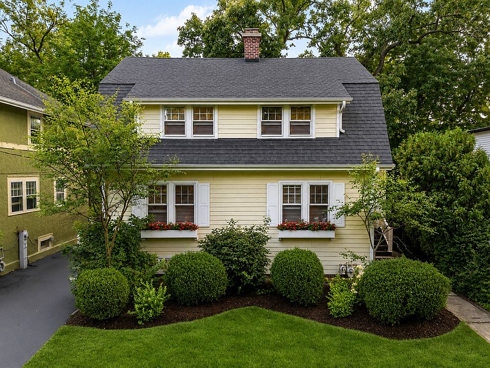 1st image of 790 Foxdale Ave