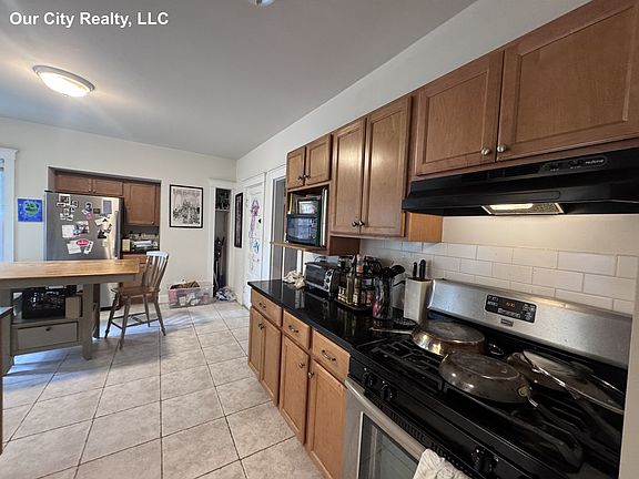 2nd image of 15 Tremont St #1