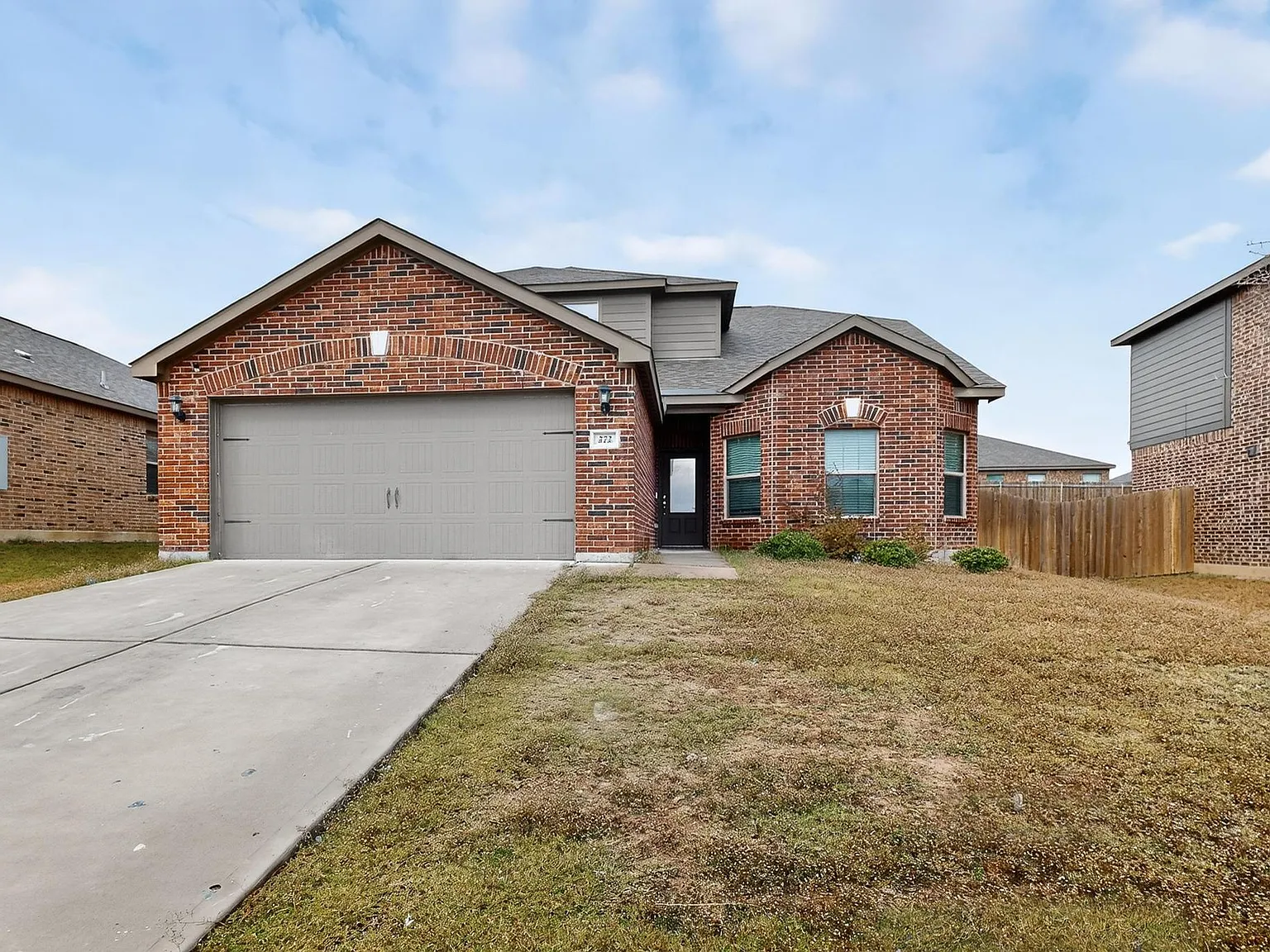 4 bed, 2000 sqft, $2,100 — Photo 1