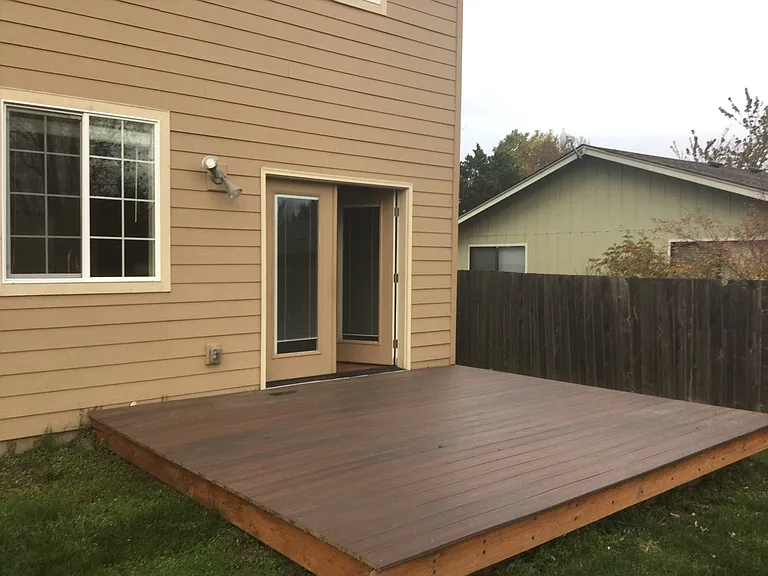 2642 Newton St — Photo 10