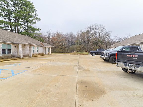 2nd image of 319 Scott St