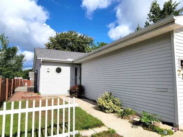 715 Fournie St, Midland, MI 48640