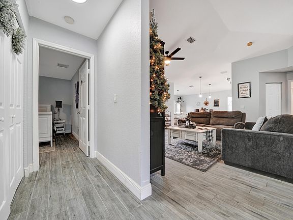 5th image of 408 SW Molloy Street #408