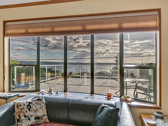 5th image of 6119 Madrona Drive NE