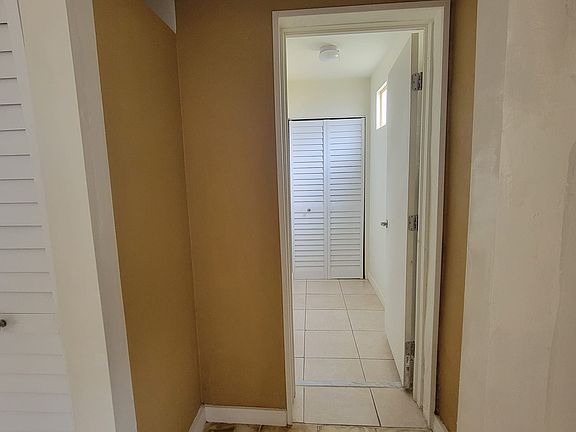 2nd image of 830 NW 19th Ct #1