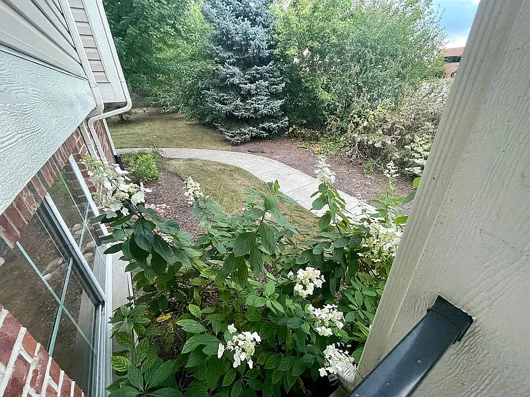 526 Grosvenor Ln — Photo 28