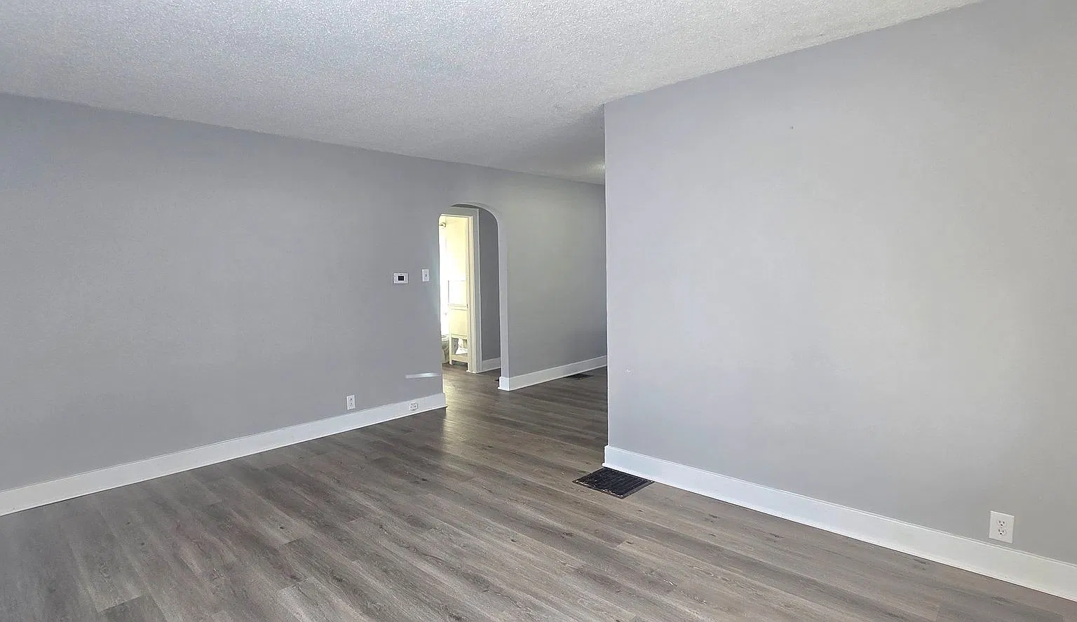1636 E Moore St. 2 Bedroom/ 1 Bath — Photo 3
