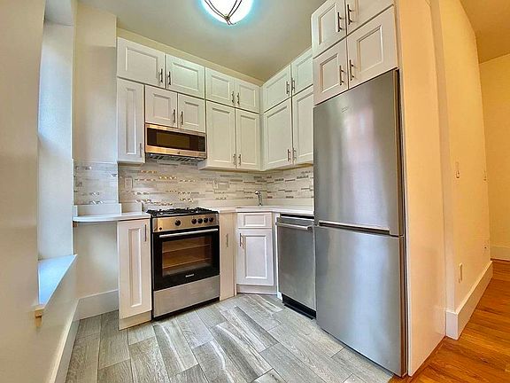 2nd image of 100 W 105th St #2A