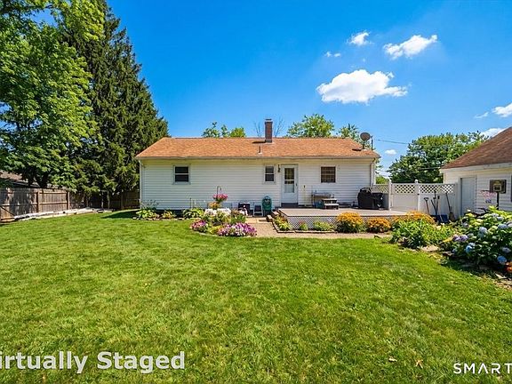 3rd image of 8 Manor Road