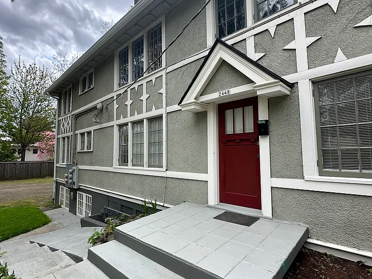 front door (room for patio chair, planters, etc...)