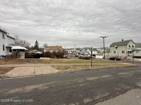 225 Hillside Ave, Edwardsville, PA 18704