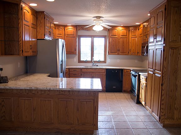Kitchen-LOTS of storage!
