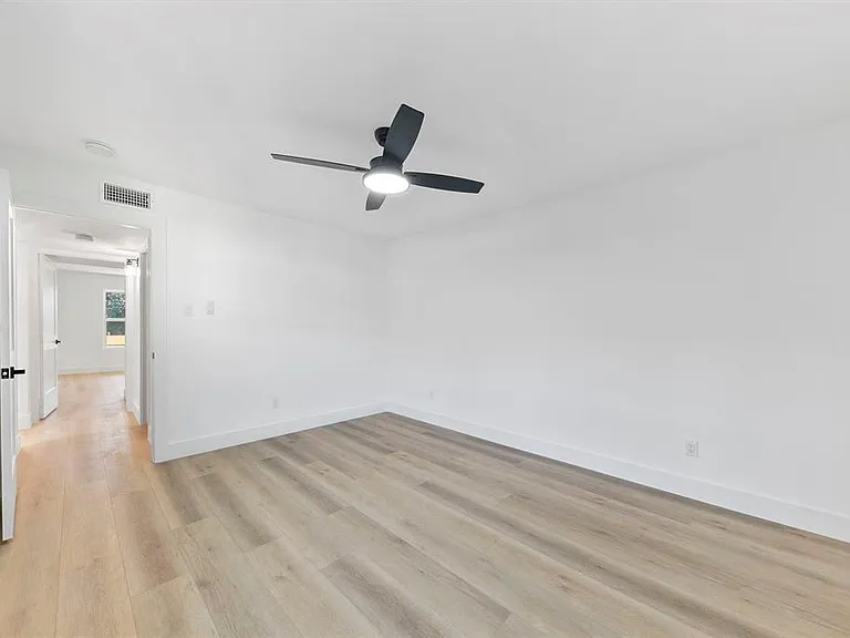 1514 Wirt Rd #4 — Photo 3