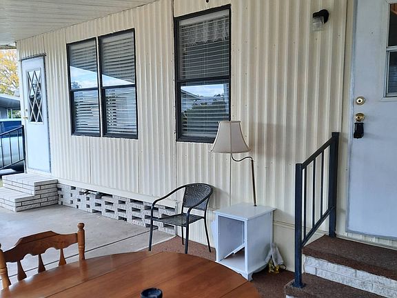 4th image of 2600 Harden Blvd #101