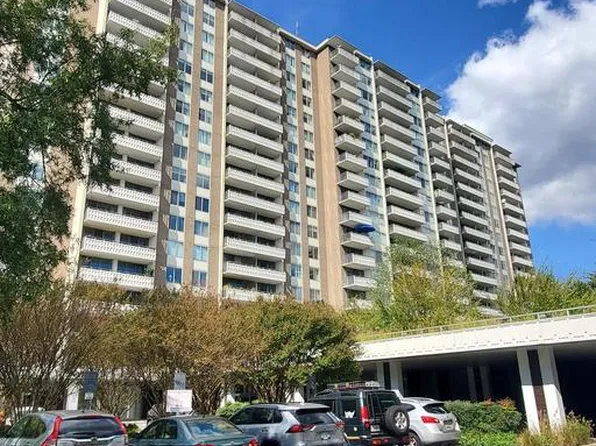 5101 River Rd APT 907, Bethesda, MD 20816