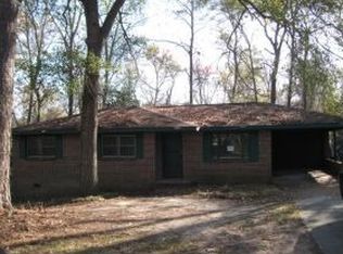 416 Davis Dr, Centerville, GA 31028