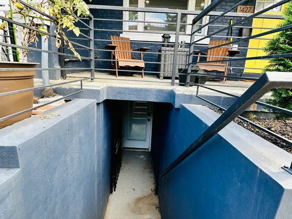 1427 Parkwood Pl NW, Washington, DC 20010