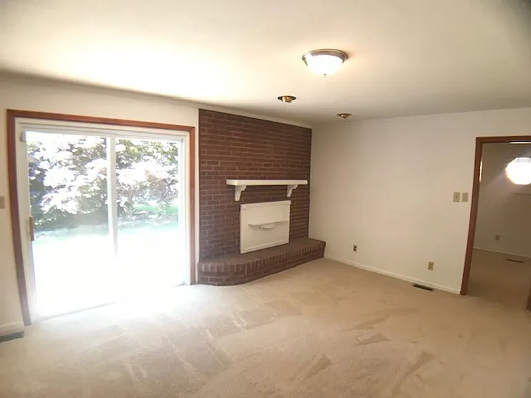 6909 Justice Dr — Photo 12