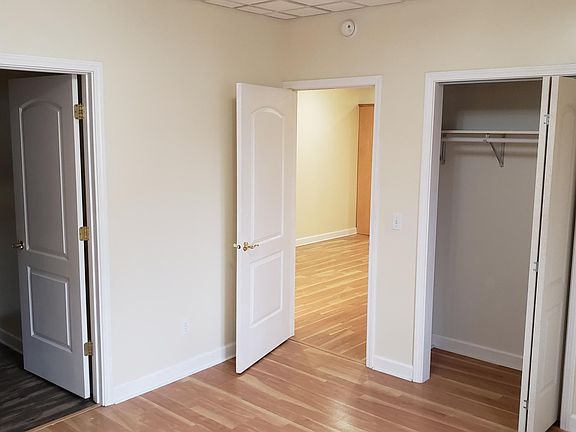 3rd image of 100 Commercial St #B