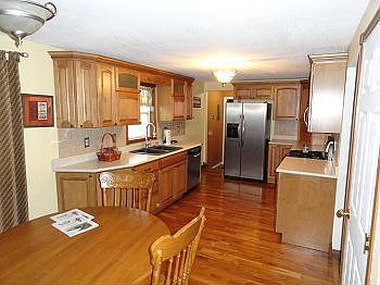 5th image of 412 Oakdale Dr