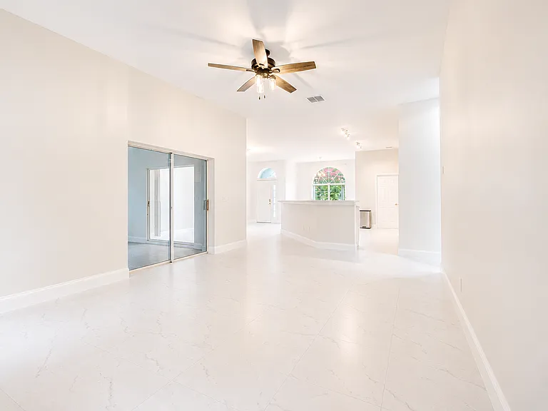 1636 Thoroughbred Dr — Photo 9