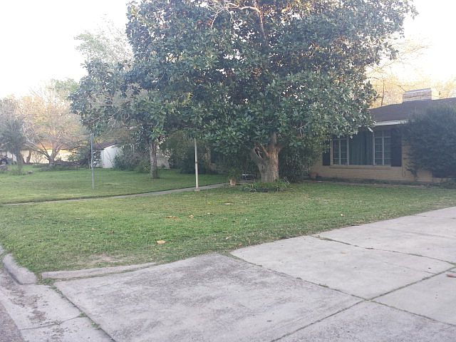 2nd image of 330 Hollywood Dr