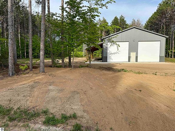 3rd image of 3142 Golf Haven Dr NE