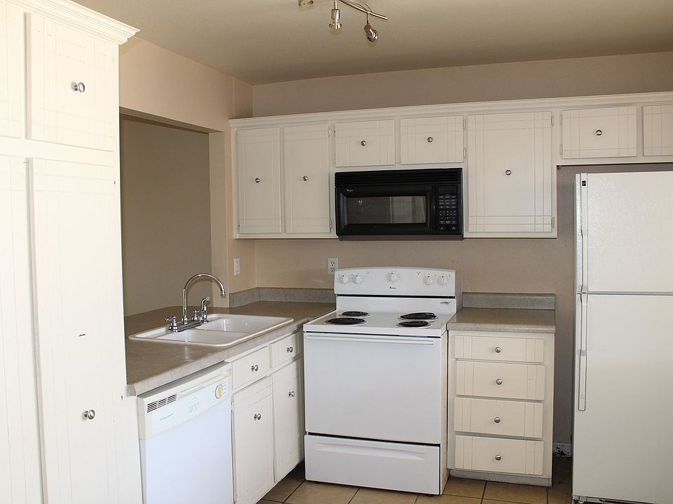 1st image of 850 W Cortez Ln
