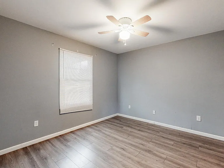 105 Woods Ave — Photo 19