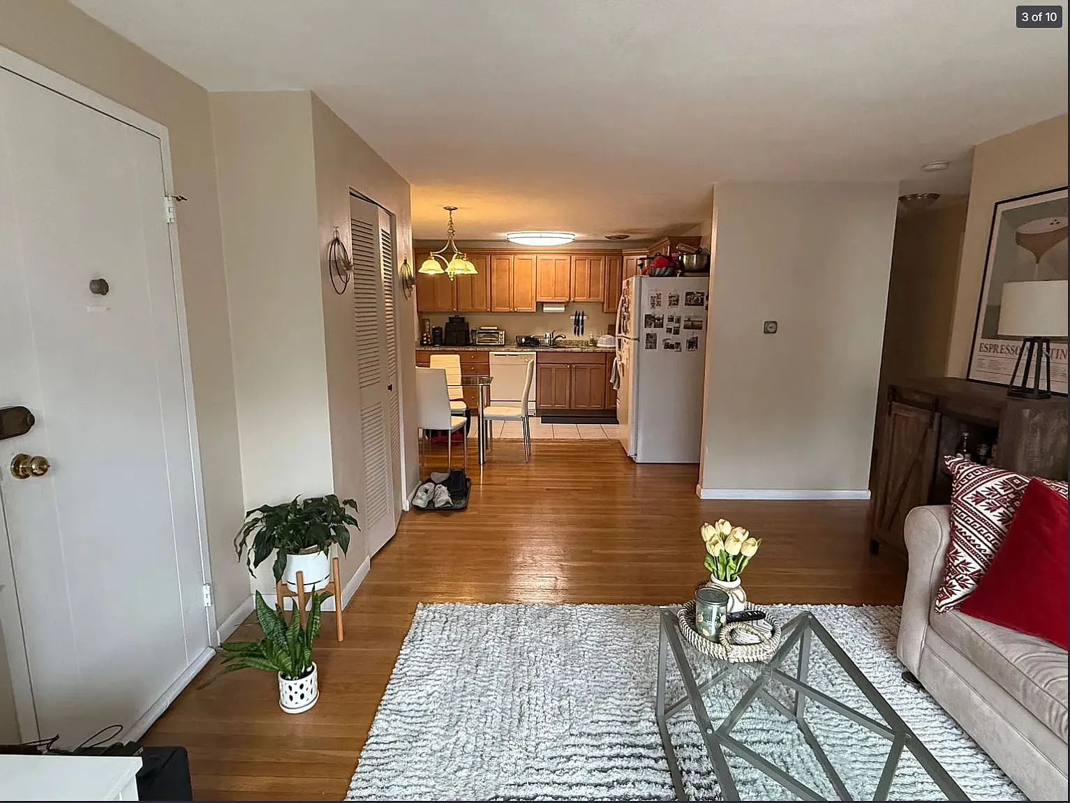 2 bed, 800 sqft, $3,200 — Photo 1