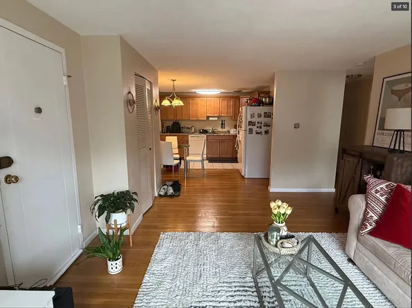 197 Kent St APT 31, Brookline, MA 02446