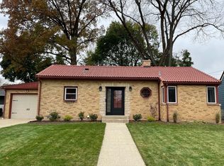 1158 Duncan Ave, Elgin, IL 60120