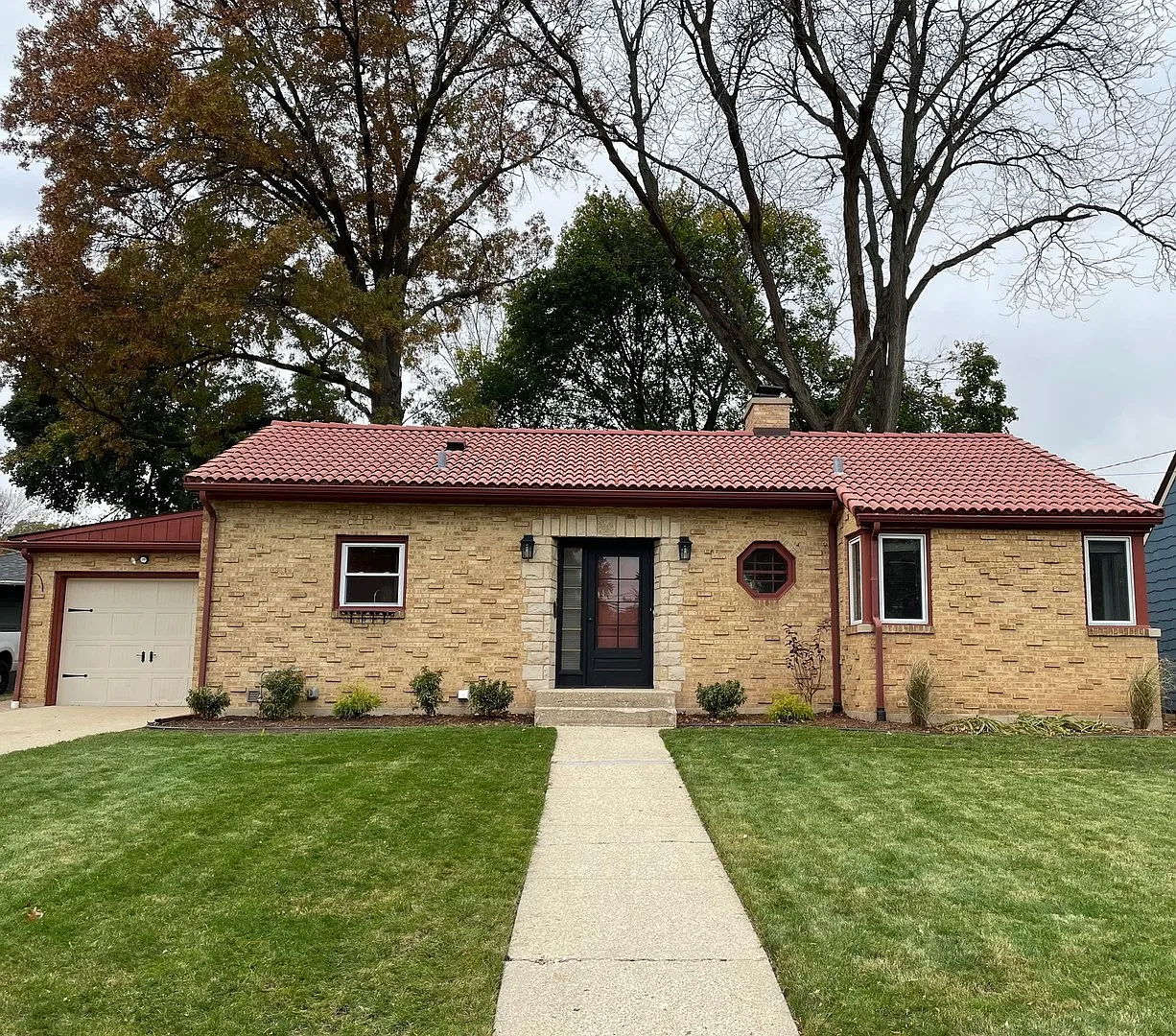1158 Duncan Ave photo 1