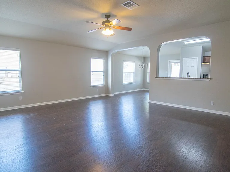 504 Comal Run — Photo 8