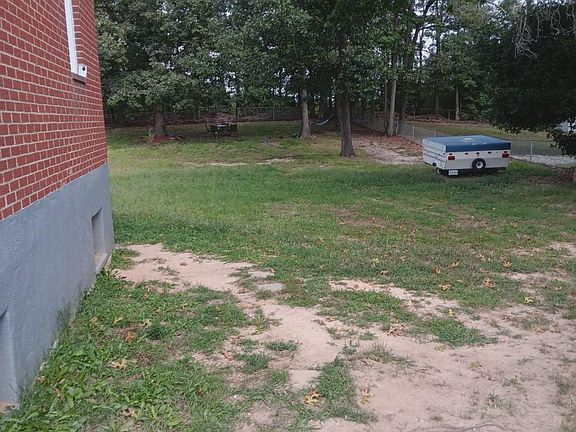 3rd image of 8600 Willow Ave