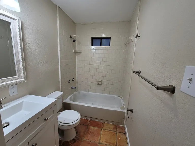 418 Verne St — Photo 10