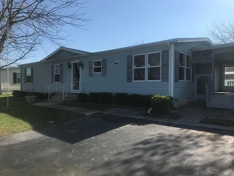 14 Welch Dr E — Photo 1