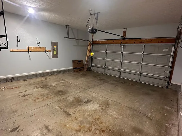 9406 Harlow Ct — Photo 31