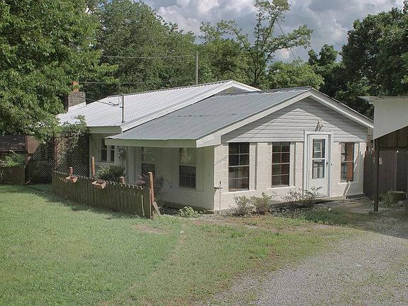 4th image of 404 Blue Grass Ave